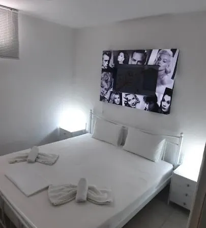 Holiday home Nirvana House