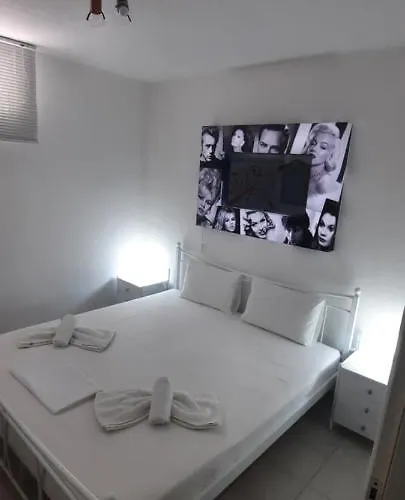 Holiday home Nirvana House