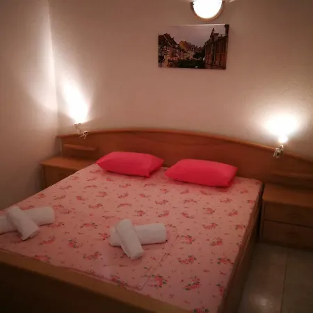 Nirvana House * باراليا ساني